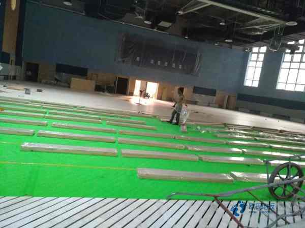 柞木運(yùn)動籃球木地板價(jià)格表